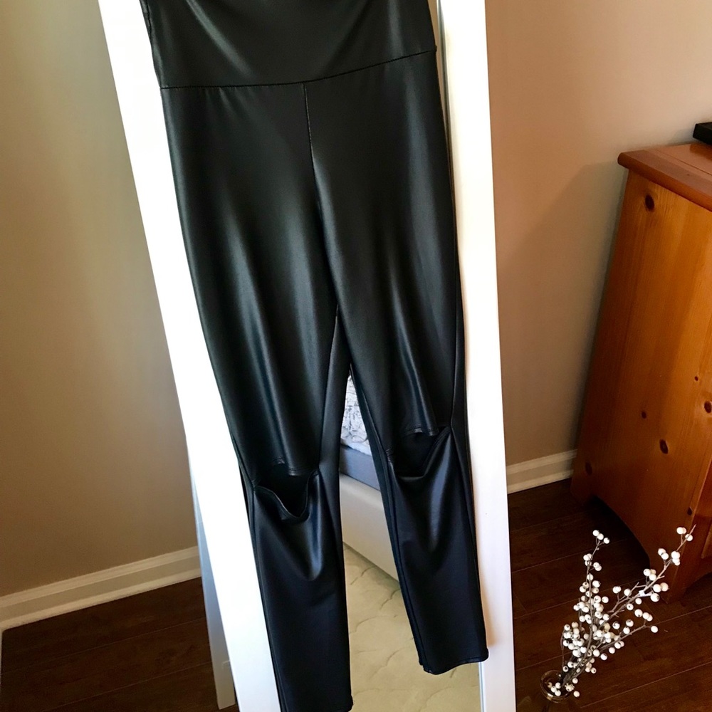 Fashionomics Faux Leather Leggings